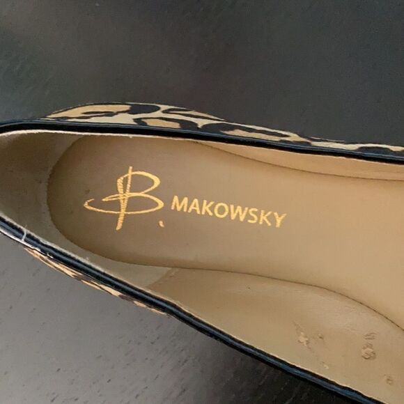 B. Makowsky Animal Print Flat Shoes 7M - Picture 7 of 12